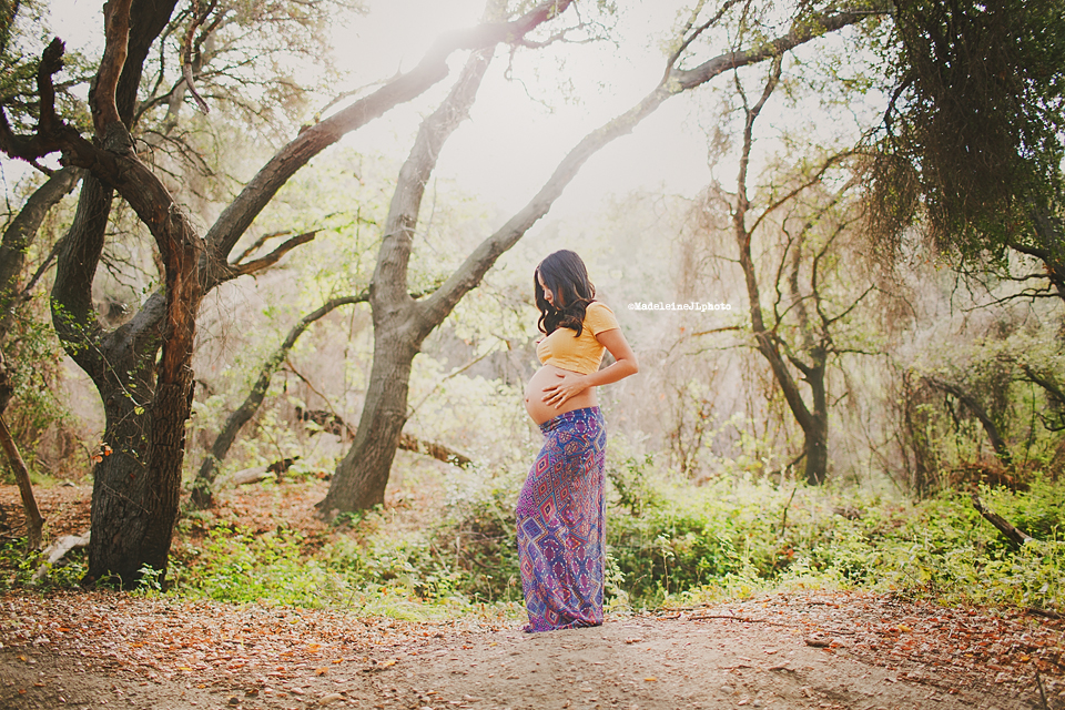 Orange county maternity session photographer. Outdoor maternity session. Orange County family, children's, maternity and newborn photographer MadeleineJLPhoto